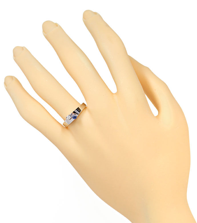 Foto 4 - Eleganter Weißgold-Ring mit blauem Saphir und Brillant, R8471